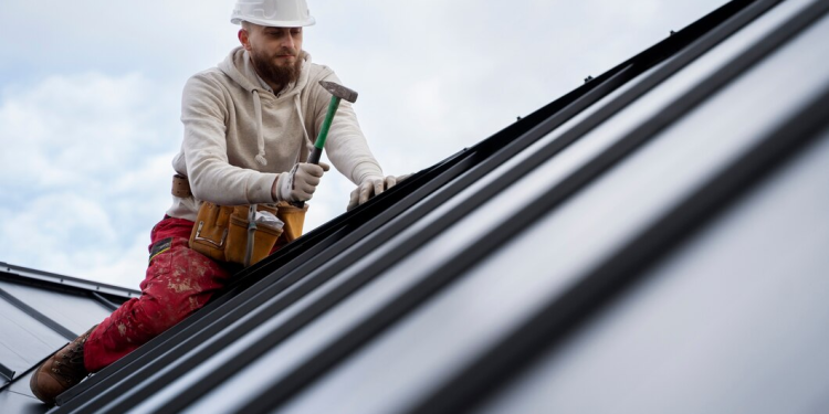 How Houston’s Climate Impacts Roof Lifespan and Maintenance Needs